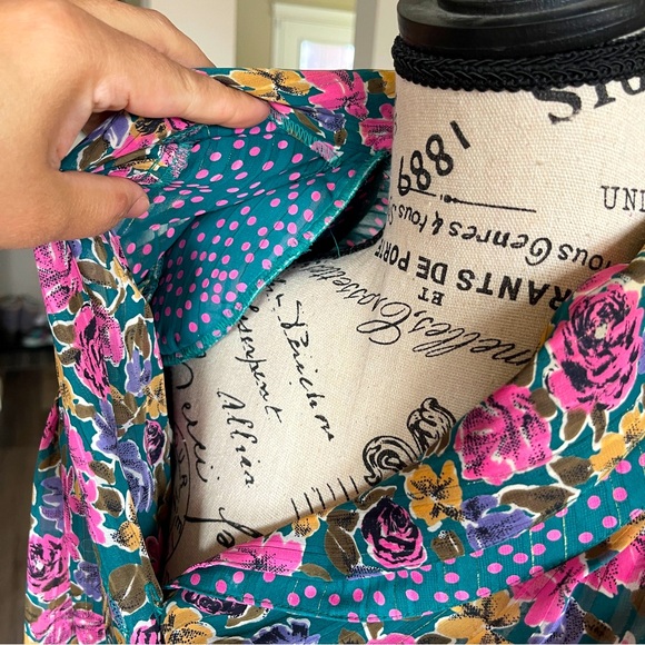 Vintage Maxi Dress. 70’s- 80’s Retro Floral and Pleated and with Shoulder Pad. - Picture 7 of 16